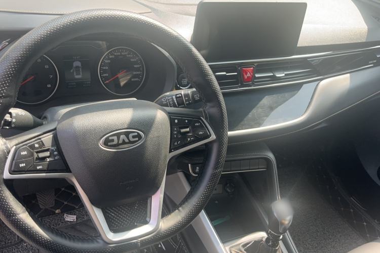 Used JAC Group Refine S4 2019 1.6L Manual Overdrive Model Center Console