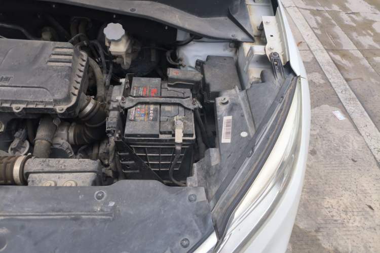 Used JAC Group Refine S4 2019 1.6L CVT Superior Edition Engine Bay Left