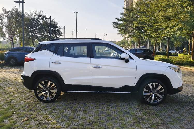 Used JAC Group Refine S4 2019 1.6L Manual Dream Edition Exterior 3