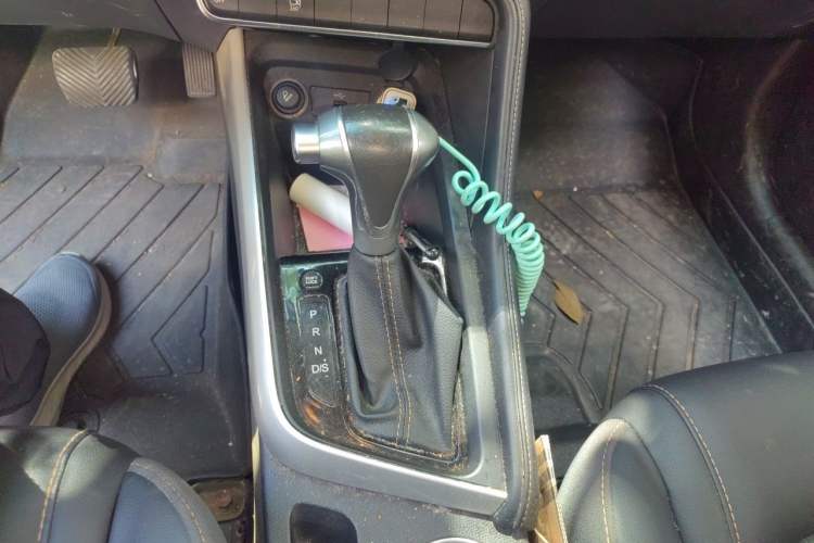 Used JAC Group Refine S4 2019 1.5T CVT Superior Trim Gear Lever