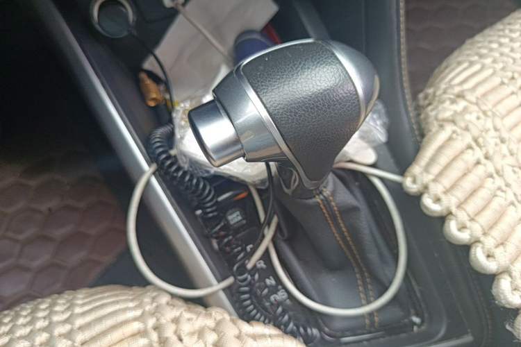 Used JAC Group Refine S4 2019 1.6L CVT Superior Edition Gear Lever