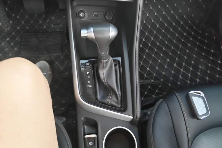 Used JAC Group Refine S4 2019 1.6L CVT Superior Edition Gear Lever
