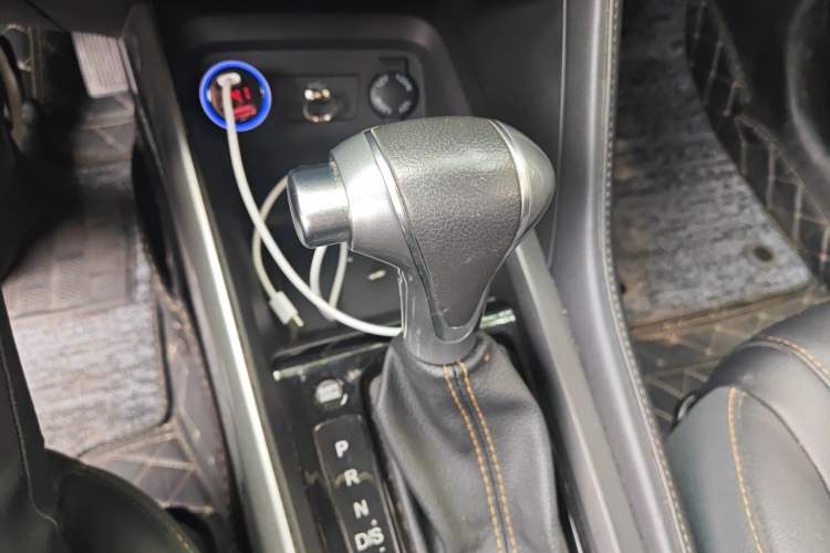 Used JAC Group Refine S4 2019 1.6L CVT Superior Edition Gear Lever