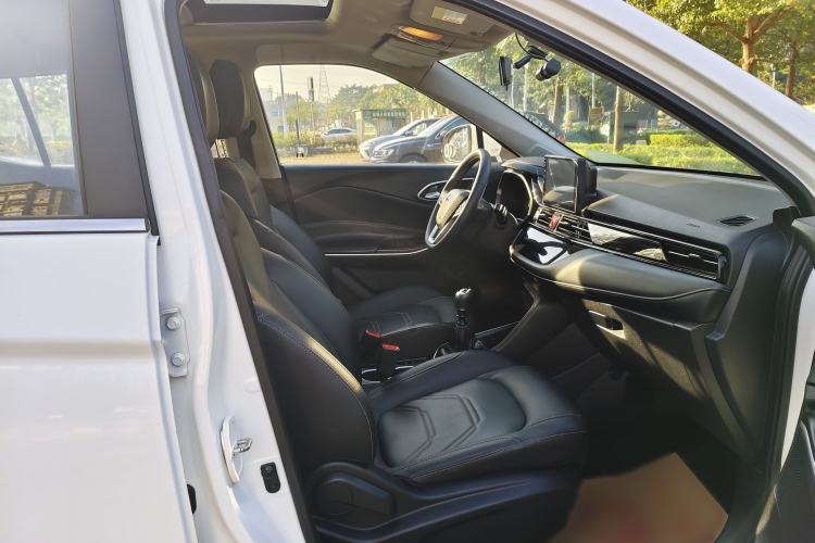 Used JAC Group Refine S4 2019 1.6L Manual Dream Edition Interior 4