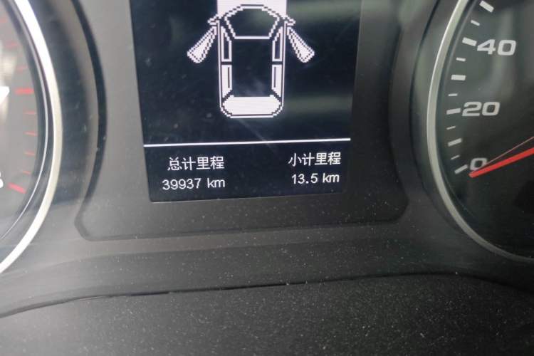Used JAC Group Refine S4 2019 1.6L Manual Overdrive Model Odometer Close Up