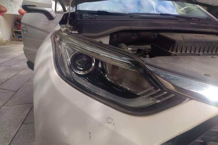 Used JAC Group Refine S4 2019 1.5T CVT Superior Trim Right Front Headlight