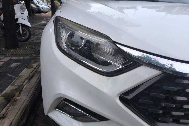 Used JAC Group Refine S4 2019 1.6L CVT Superior Edition Right Front Headlight