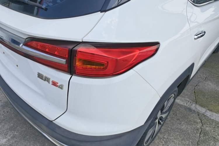 Used JAC Group Refine S4 2019 1.6L CVT Superior Edition Right Rear Taillight