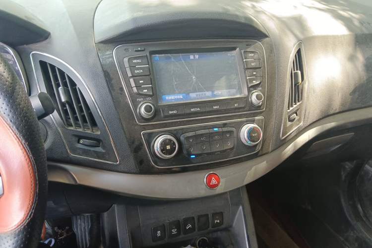 Used JAC Group Refine S5 2013 2.0T Manual Luxury Edition Audio And AC Panel