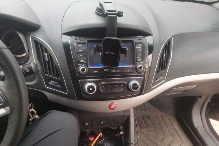 Used JAC Group Refine S5 2013 1.8T Manual New Edition Audio And AC Panel