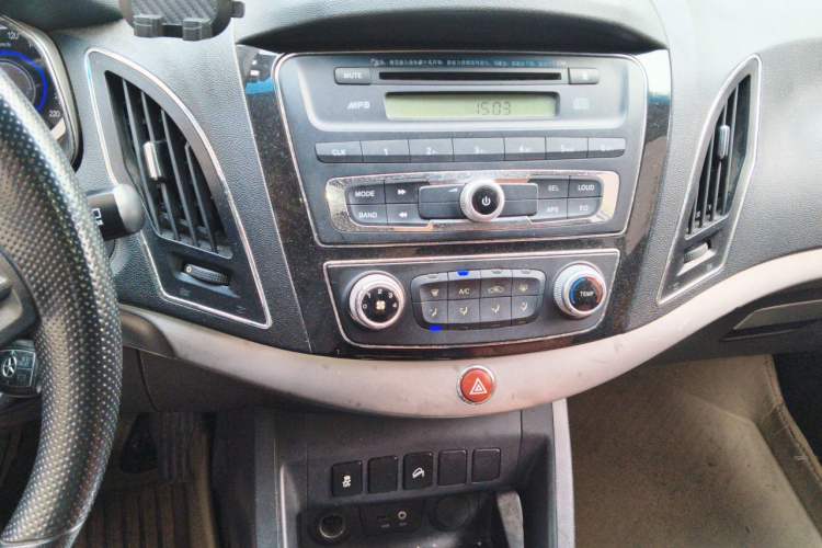 Used JAC Group Refine S5 2013 1.8T Manual New Edition Audio And AC Panel