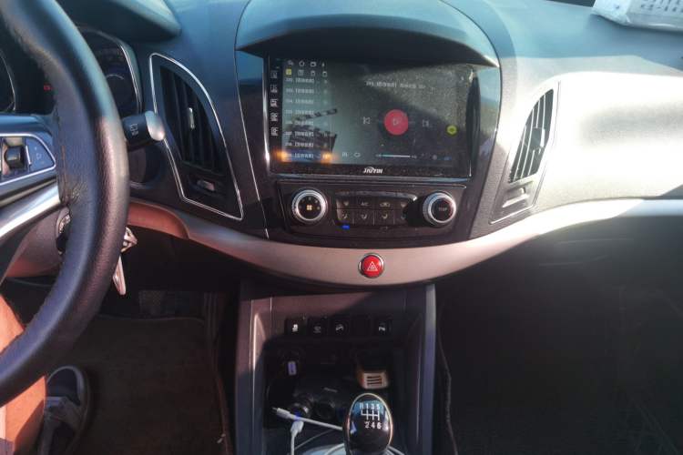 Used JAC Group Refine S5 2013 2.0T Manual Luxury Edition Audio And AC Panel