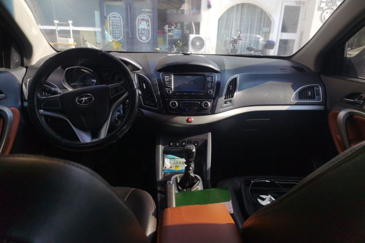 Used JAC Group Refine S5 2013 2.0T Manual Luxury Edition Center Console