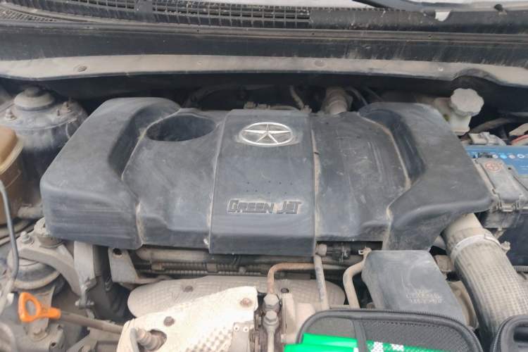 Used JAC Group Refine S5 2013 2.0T Manual Luxury Edition Engine Bay