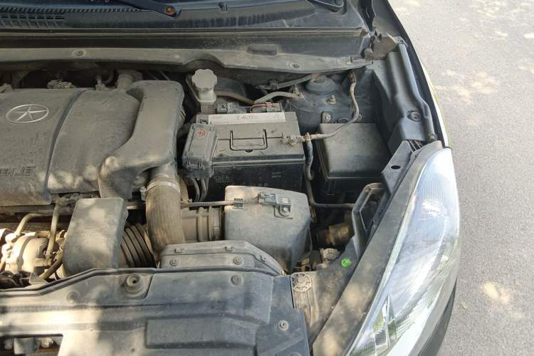Used JAC Group Refine S5 2013 2.0T Manual Luxury Edition Engine Bay Left