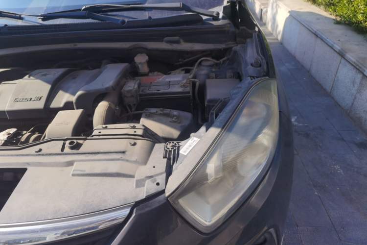 Used JAC Group Refine S5 2013 2.0T Manual Luxury Edition Engine Bay Left