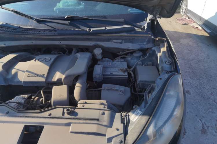 Used JAC Group Refine S5 2013 2.0T Manual Luxury Edition Engine Bay Left