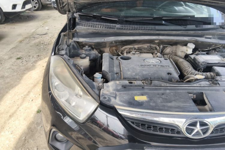 Used JAC Group Refine S5 2013 2.0L Manual Luxury Edition Engine Bay Right