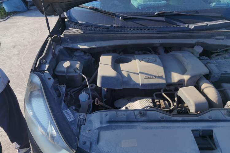 Used JAC Group Refine S5 2013 2.0T Manual Luxury Edition Engine Bay Right