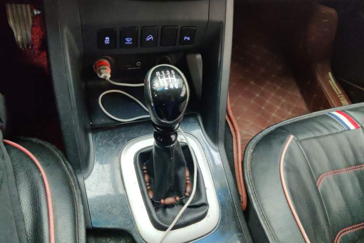 Used JAC Group Refine S5 2013 2.0T Manual Luxury Edition Gear Lever
