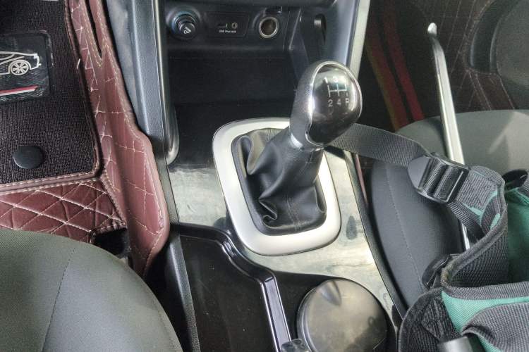 Used JAC Group Refine S5 2013 2.0L Manual Luxury Edition Gear Lever