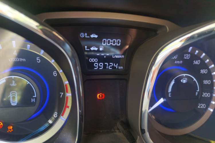 Used JAC Group Refine S5 2013 2.0T Manual Luxury Edition Odometer Close Up