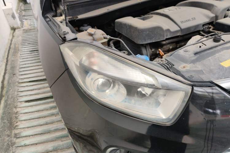 Used JAC Group Refine S5 2013 2.0T Manual Luxury Edition Right Front Headlight