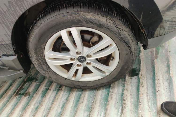 Used JAC Group Refine S5 2013 2.0T Manual Luxury Edition Right Front Wheel Hub