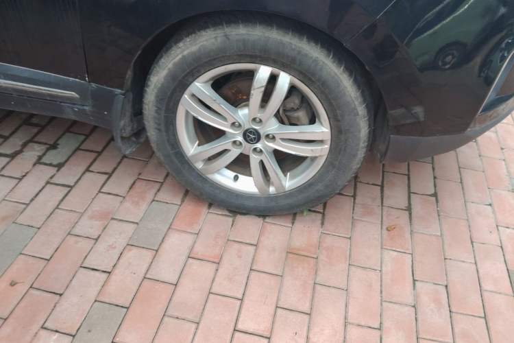 Used JAC Group Refine S5 2013 2.0T Manual Luxury Edition Right Front Wheel Hub