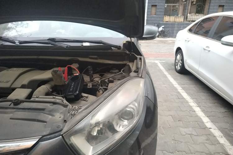 Used JAC Group Refine S5 2013 2.0T Manual Luxury Edition Engine Bay Left