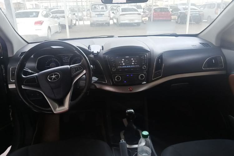 Used JAC Group Refine S5 2013 2.0L Manual Elite Edition Center Console