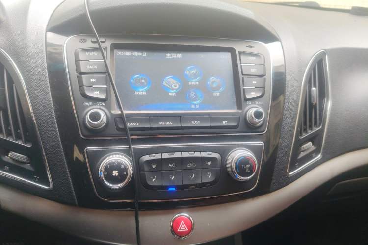 Used JAC Group Refine S5 2013 2.0T Manual Luxury Edition Audio And AC Panel