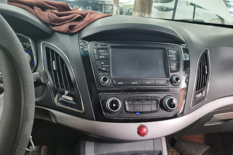 Used JAC Group Refine S5 2013 2.0T Manual Luxury Edition Audio And AC Panel