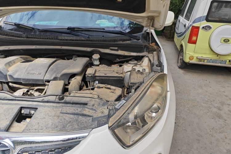Used JAC Group Refine S5 2013 2.0T Manual Luxury Edition Engine Bay Left