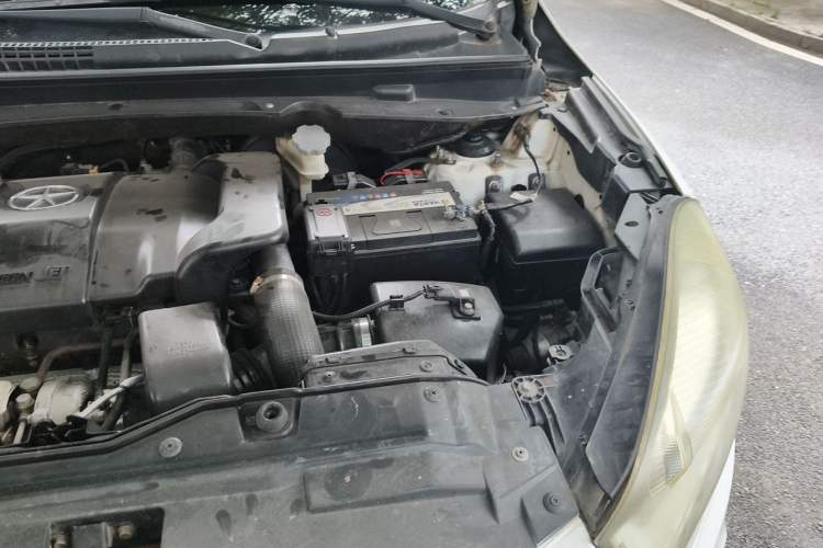 Used JAC Group Refine S5 2013 2.0T Manual Luxury Edition Engine Bay Left