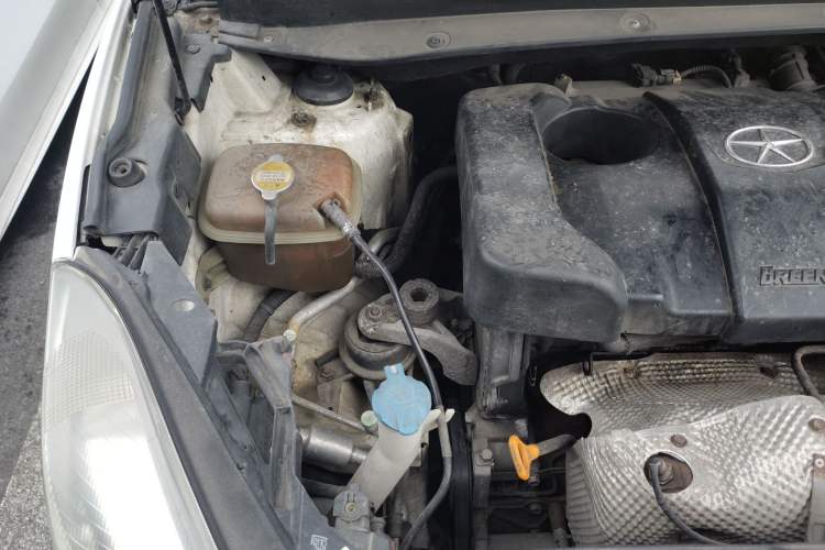 Used JAC Group Refine S5 2013 2.0T Manual Luxury Edition Engine Bay Right