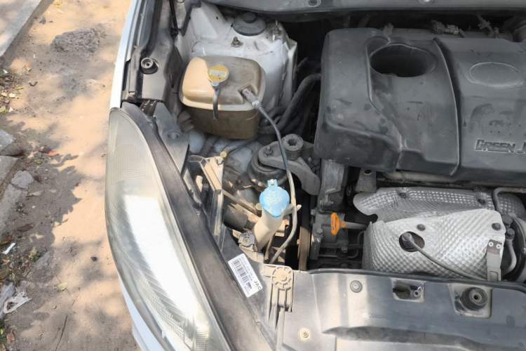 Used JAC Group Refine S5 2013 2.0T Manual New Edition Engine Bay Right