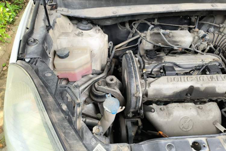 Used JAC Group Refine S5 2013 2.0L Manual Luxury Edition Engine Bay Right