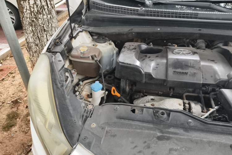 Used JAC Group Refine S5 2013 2.0T Manual Luxury Edition Engine Bay Right