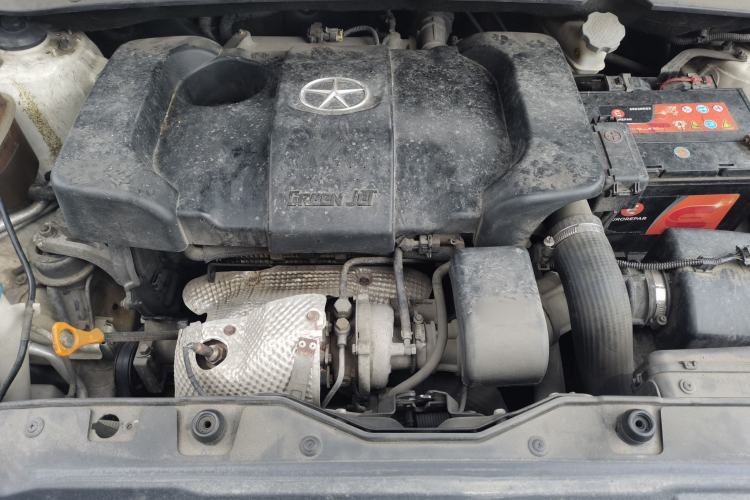 Used JAC Group Refine S5 2013 2.0T Manual Luxury Edition Engine Bay