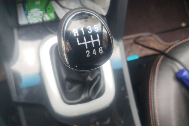 Used JAC Group Refine S5 2013 2.0T Manual Luxury Edition Gear Lever