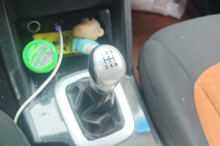 Used JAC Group Refine S5 2013 2.0L Manual Luxury Edition Gear Lever