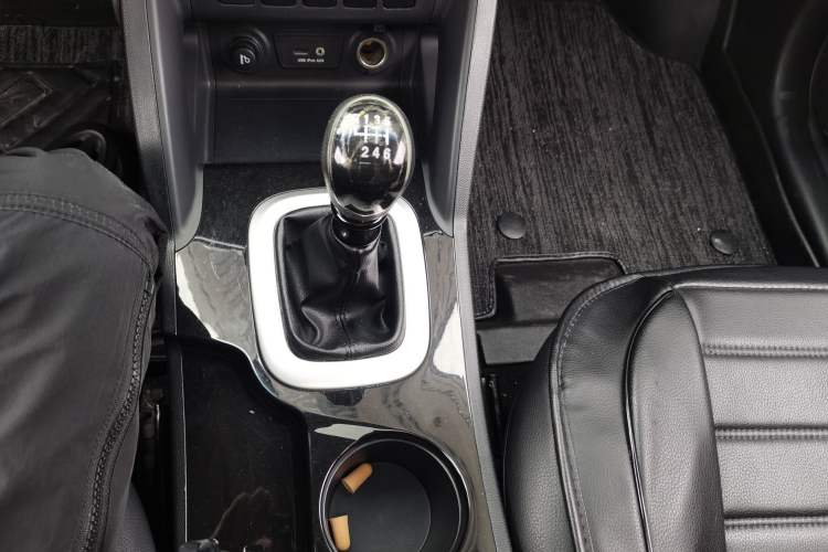 Used JAC Group Refine S5 2013 2.0T Manual Luxury Edition Gear Lever