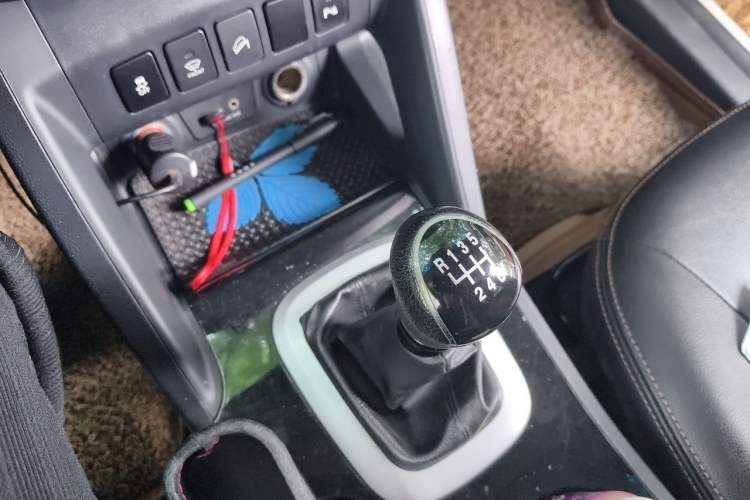 Used JAC Group Refine S5 2013 2.0T Manual Luxury Edition Gear Lever