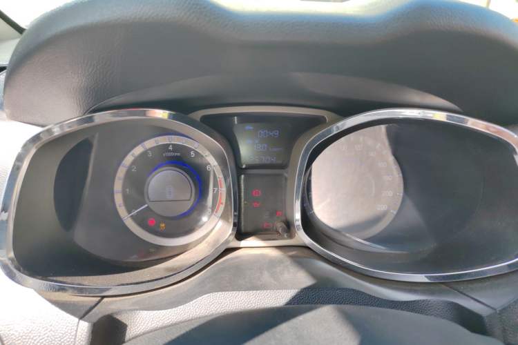 Used JAC Group Refine S5 2013 2.0T Manual New Edition Odometer Close Up
