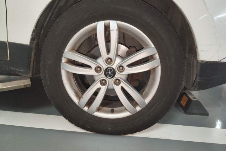 Used JAC Group Refine S5 2013 1.8T Manual New Edition Right Front Wheel Hub