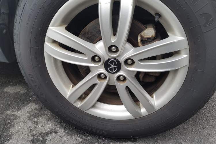 Used JAC Group Refine S5 2013 2.0T Manual Luxury Edition Right Front Wheel Hub