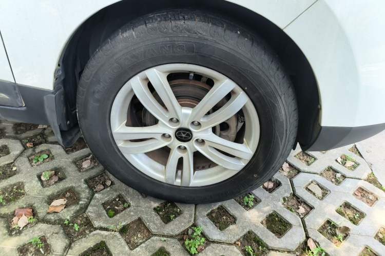 Used JAC Group Refine S5 2013 2.0L Manual Luxury Edition Right Front Wheel Hub