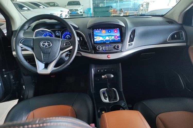 Used JAC Group Refine S5 2014 2.0T Automatic Luxury Edition Center Console