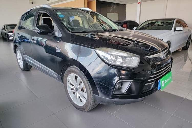 Used JAC Group Refine S5 2014 2.0T Automatic Luxury Edition Front Right 45 Deg